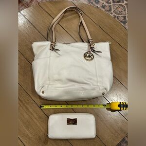 Micheal KORS white leather handbag + Wallet